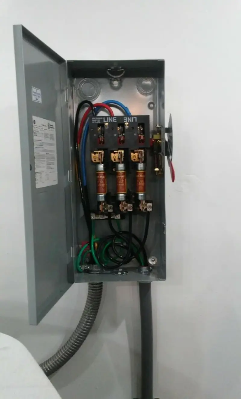 Three-phase disconnect switch installed for Electrical Wiring & Rewiring in Seguin